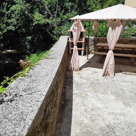 Apartamentos El Rincon De Limes Cangas del Narcea Kültér fotó