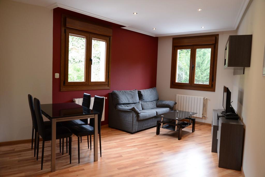 Apartamentos El Rincon De Limes Cangas del Narcea Szoba fotó